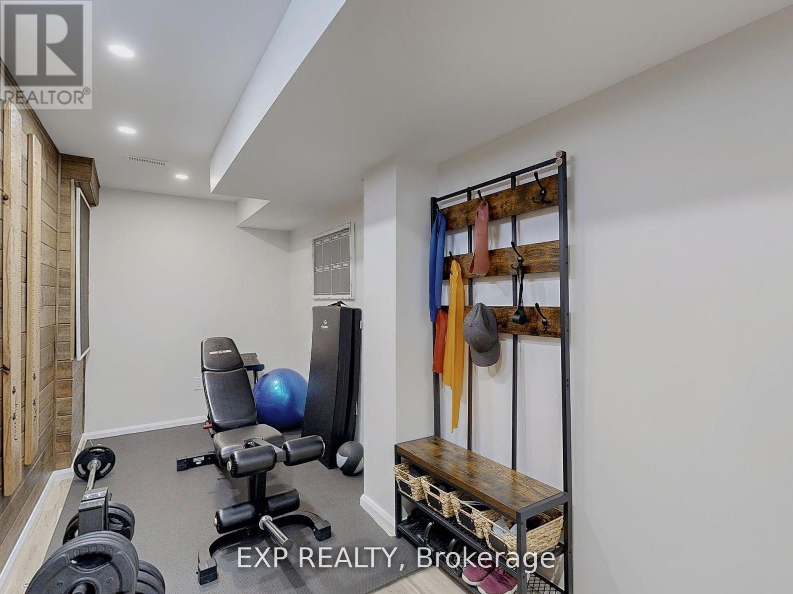 9 Samba Street, Richmond Hill, ON - Indoor