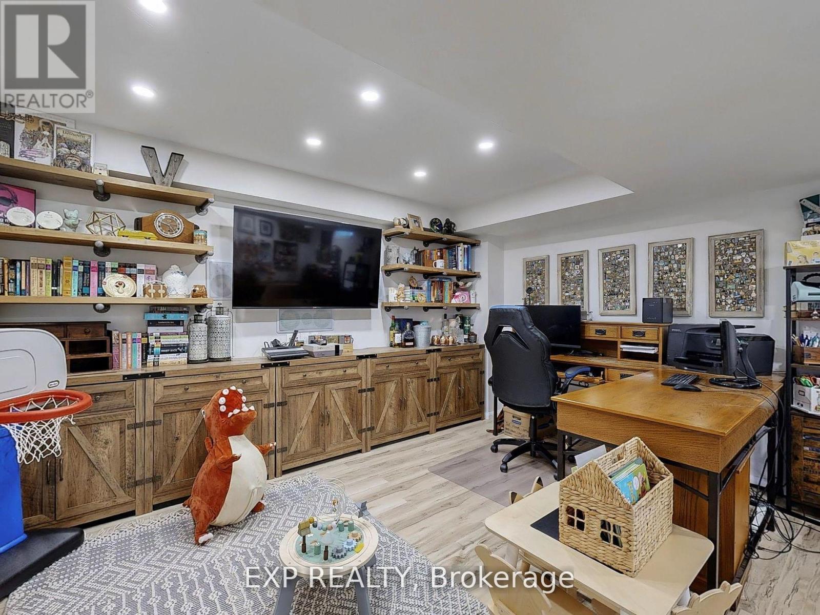 9 Samba Street, Richmond Hill, ON - Indoor Photo Showing Office