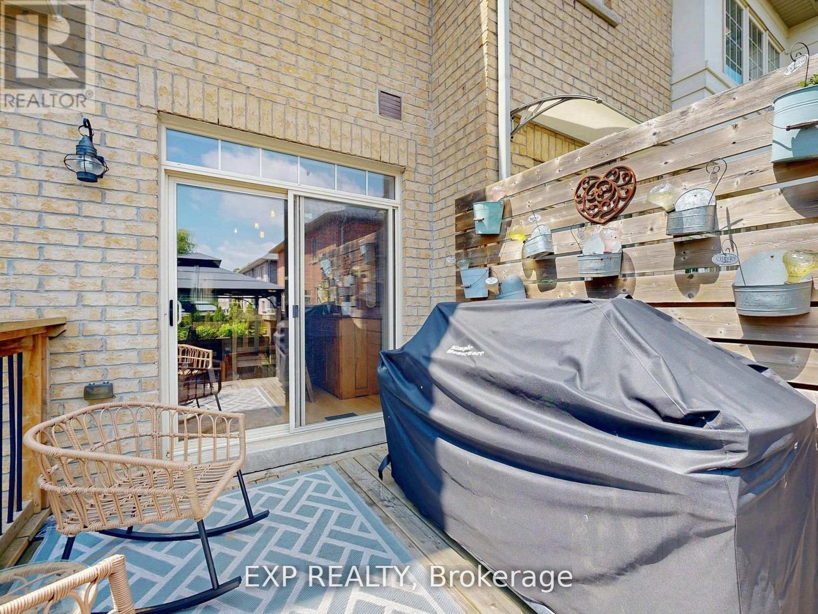 9 Samba Street, Richmond Hill, ON - Outdoor