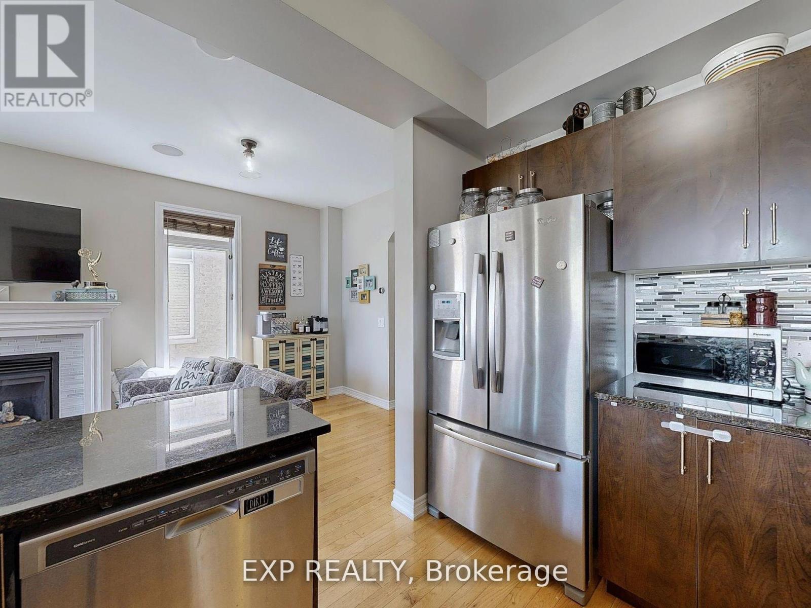 9 Samba Street, Richmond Hill, ON - Indoor Photo Showing Kitchen