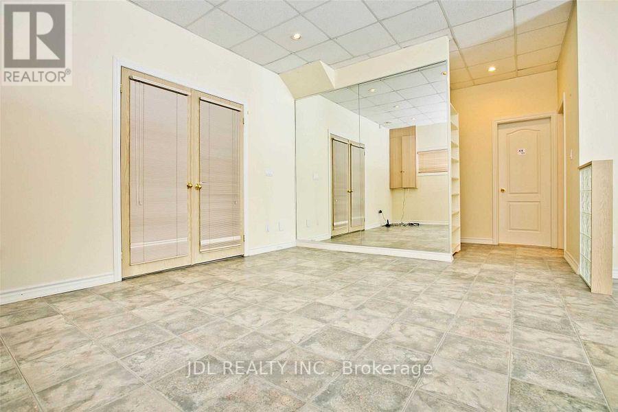 108 Melbourne Drive, Richmond Hill, ON - Indoor Photo Showing Other Room