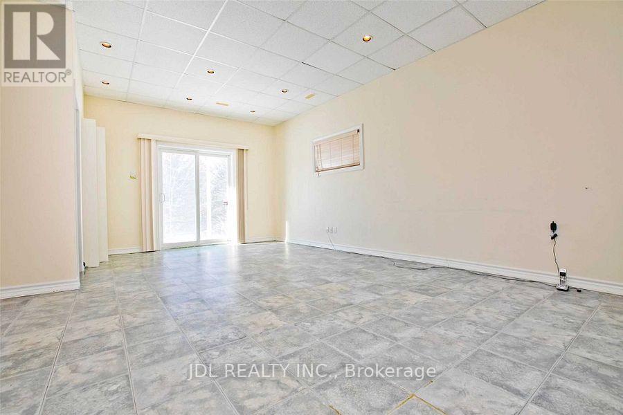 108 Melbourne Drive, Richmond Hill, ON - Indoor Photo Showing Other Room