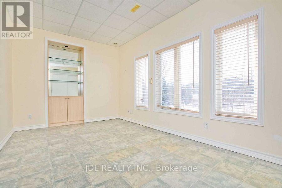 108 Melbourne Drive, Richmond Hill, ON - Indoor Photo Showing Other Room