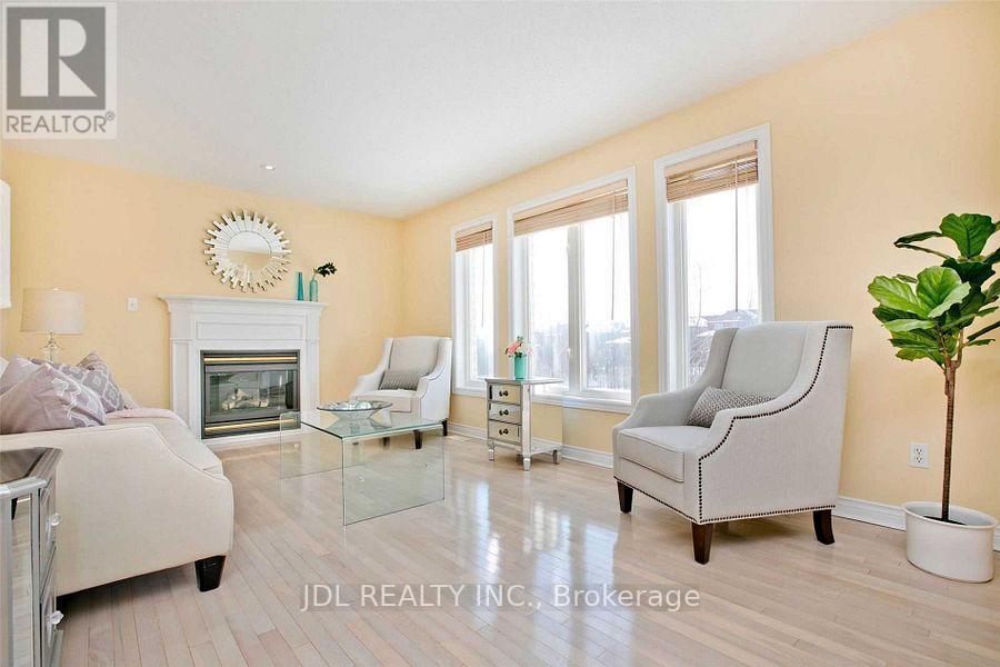 108 Melbourne Drive, Richmond Hill, ON - Indoor Photo Showing Living Room With Fireplace