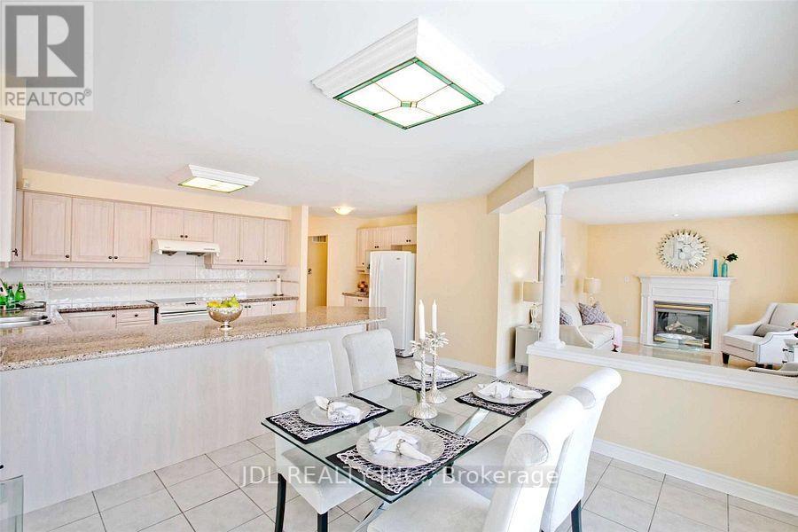 108 Melbourne Drive, Richmond Hill, ON - Indoor With Fireplace