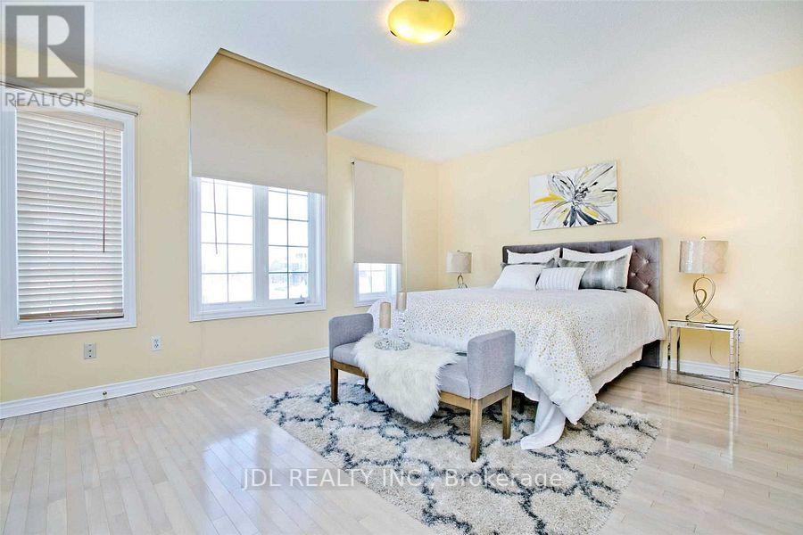 108 Melbourne Drive, Richmond Hill, ON - Indoor Photo Showing Bedroom