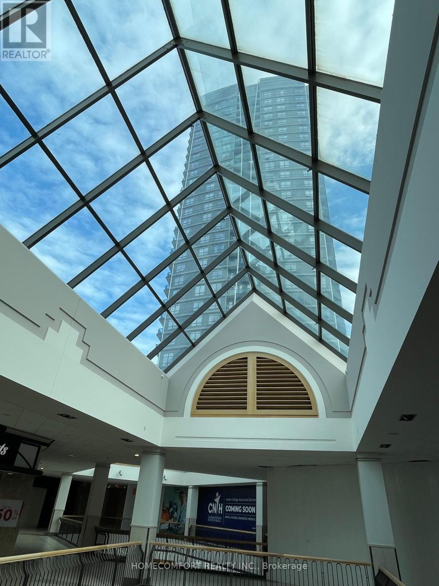 3302 - 30 Upper Mall Way, Vaughan, ON - Indoor Photo Showing Other Room