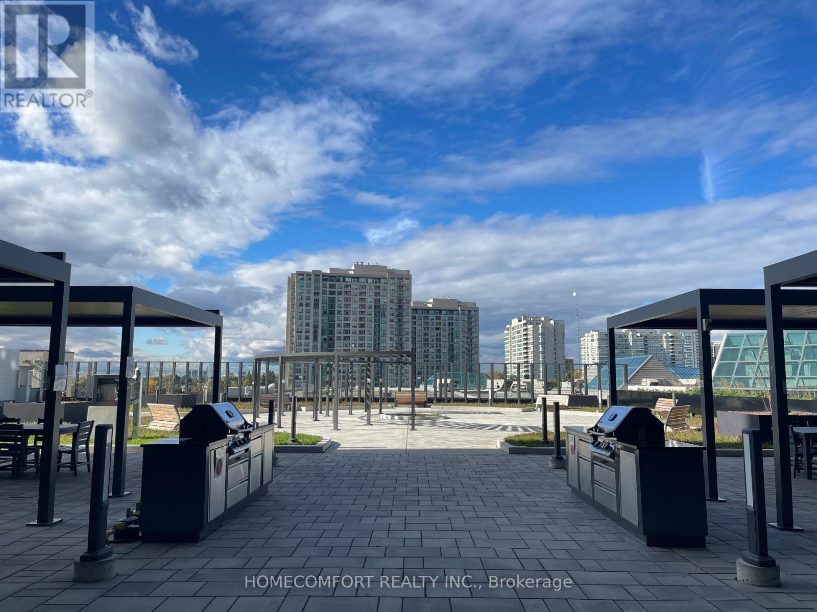 3302 - 30 Upper Mall Way, Vaughan, ON - Outdoor