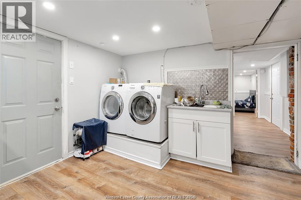 3175 Virginia Park Avenue, Windsor, ON - Indoor Photo Showing Laundry Room