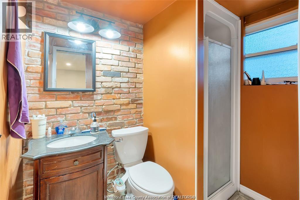 3175 Virginia Park Avenue, Windsor, ON - Indoor Photo Showing Bathroom