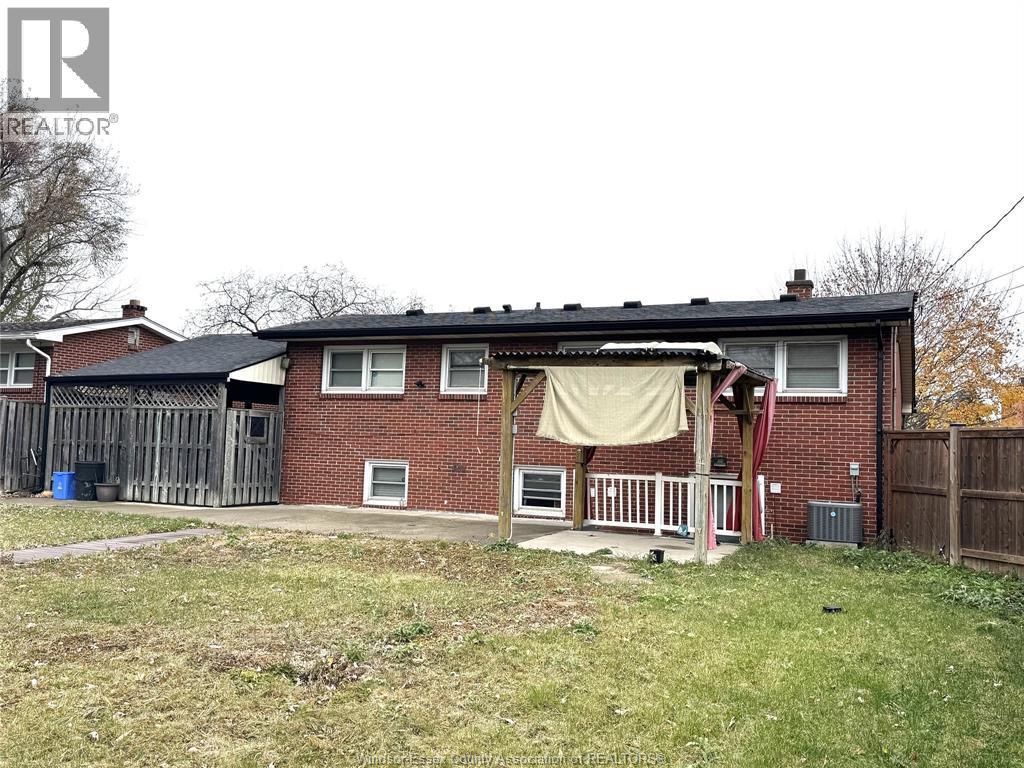 3175 Virginia Park Avenue, Windsor, ON - Outdoor With Exterior