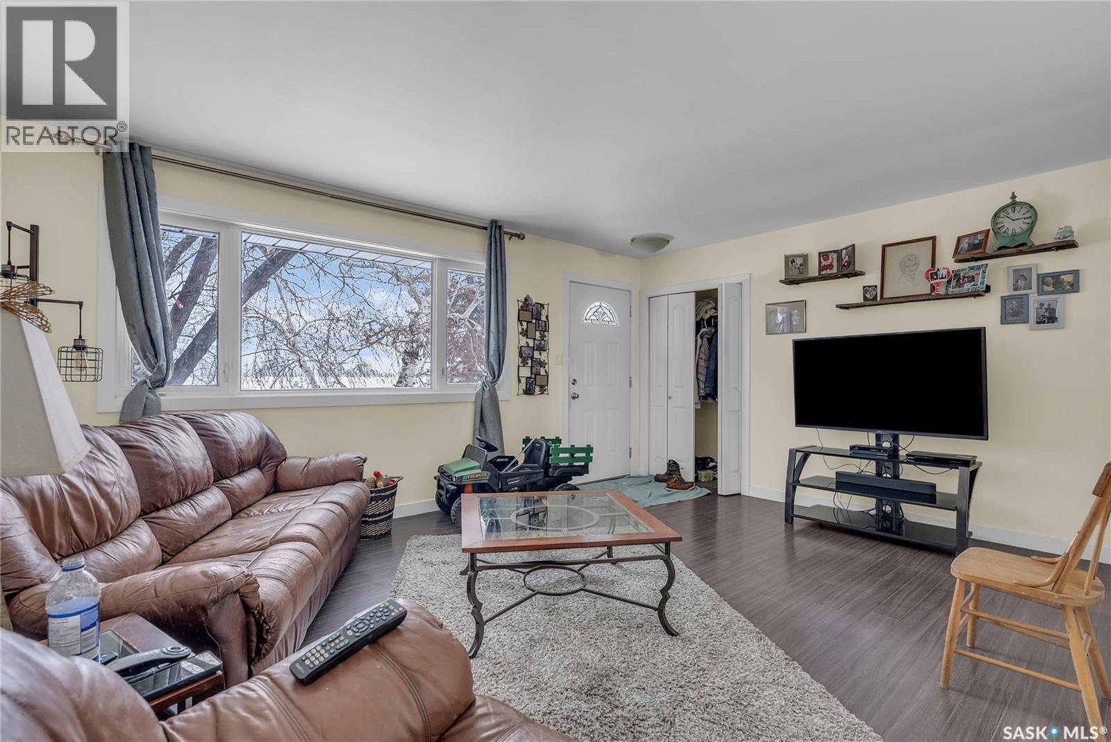 Iula Acreage Sitina Access Road, Vanscoy Rm No. 345, SK - Indoor Photo Showing Living Room