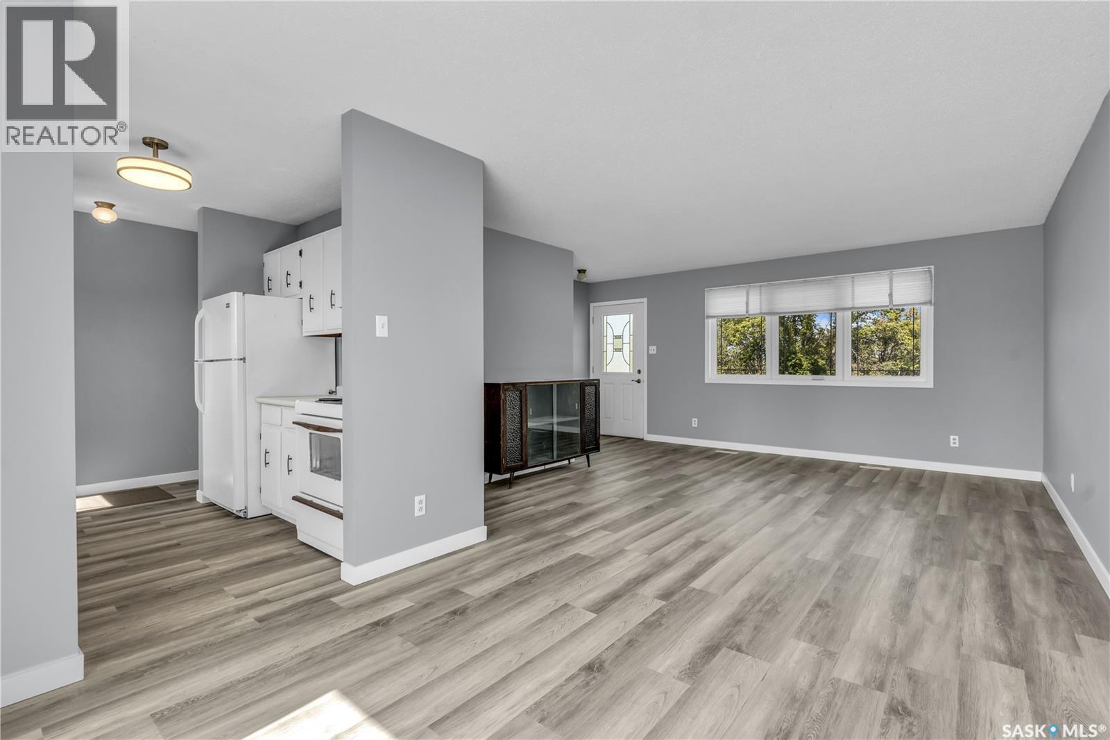 325 Riverside Drive, St. Louis, SK - Indoor Photo Showing Living Room With Fireplace