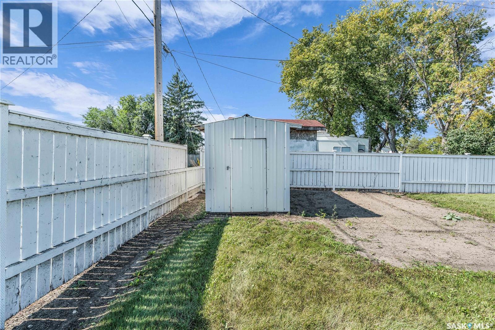 325 Riverside Drive, St. Louis, SK - Outdoor
