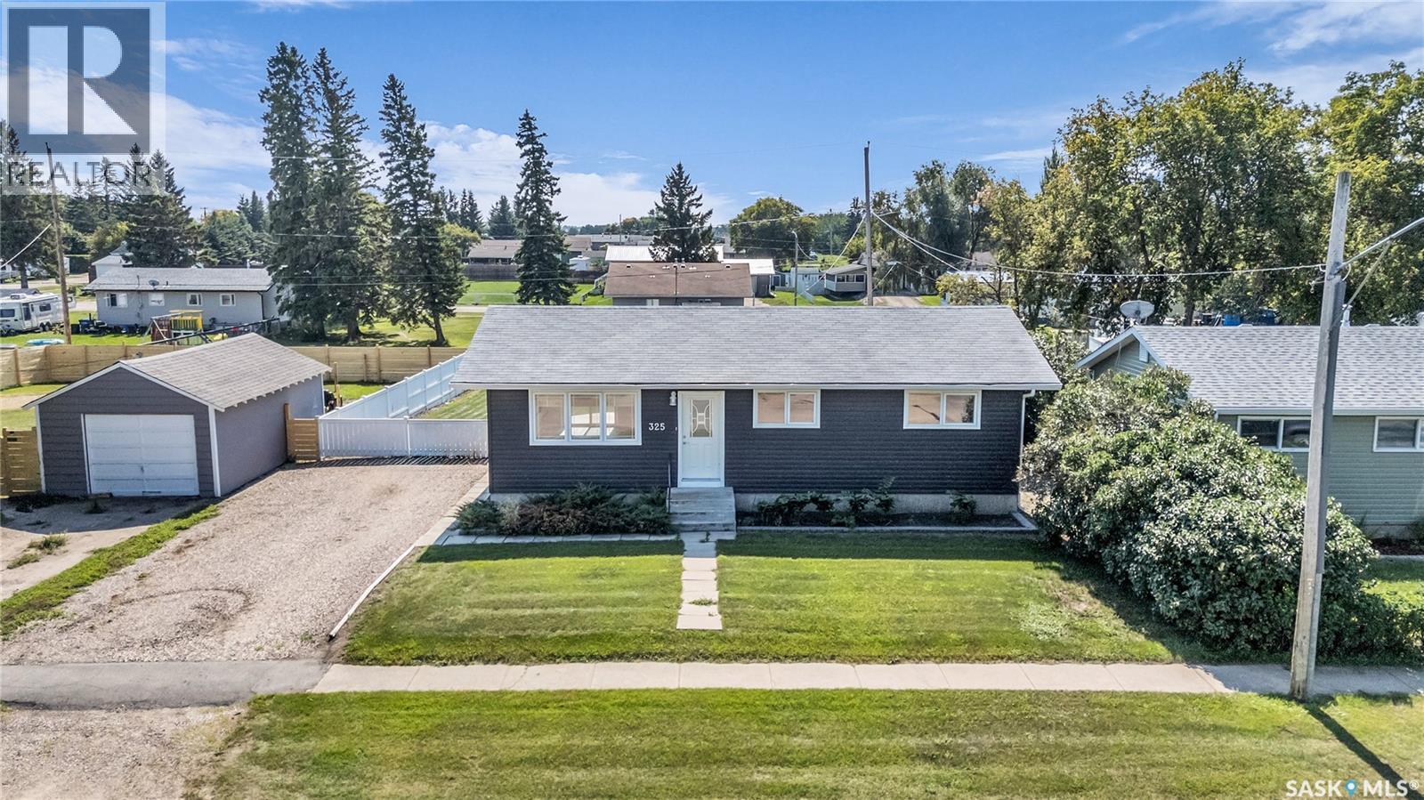 325 Riverside Drive, St. Louis, SK - Outdoor