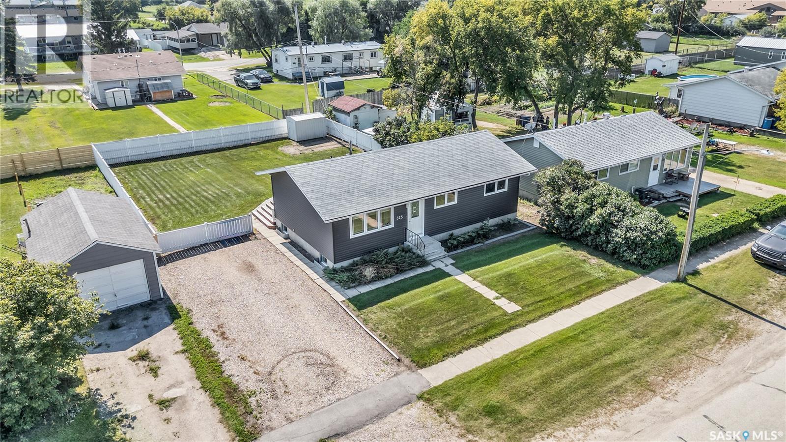 325 Riverside Drive, St. Louis, SK - Outdoor