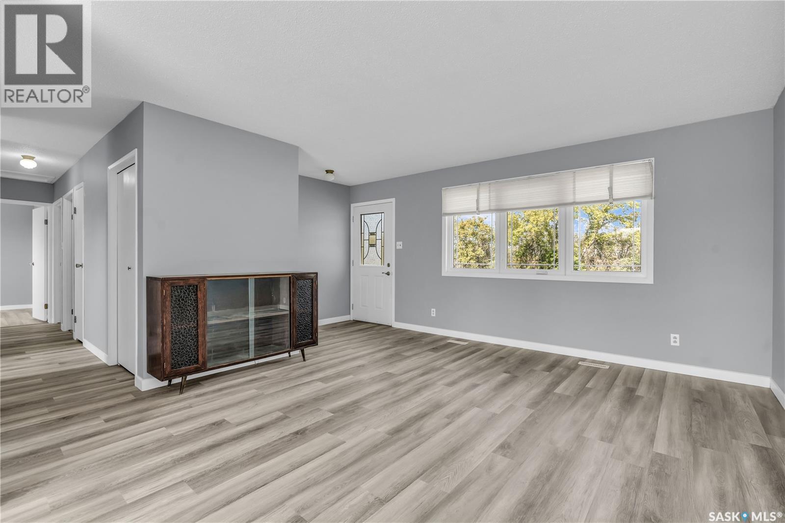 325 Riverside Drive, St. Louis, SK - Indoor