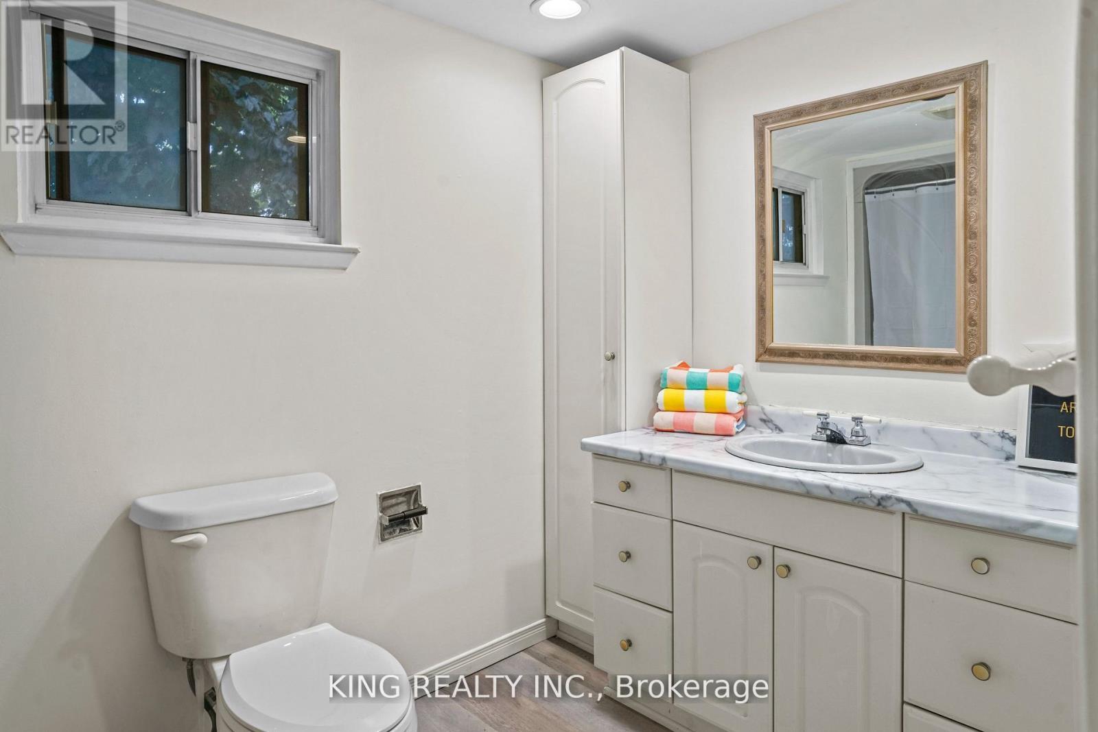 16 Wimbledon Court, Brampton, ON - Indoor Photo Showing Bathroom