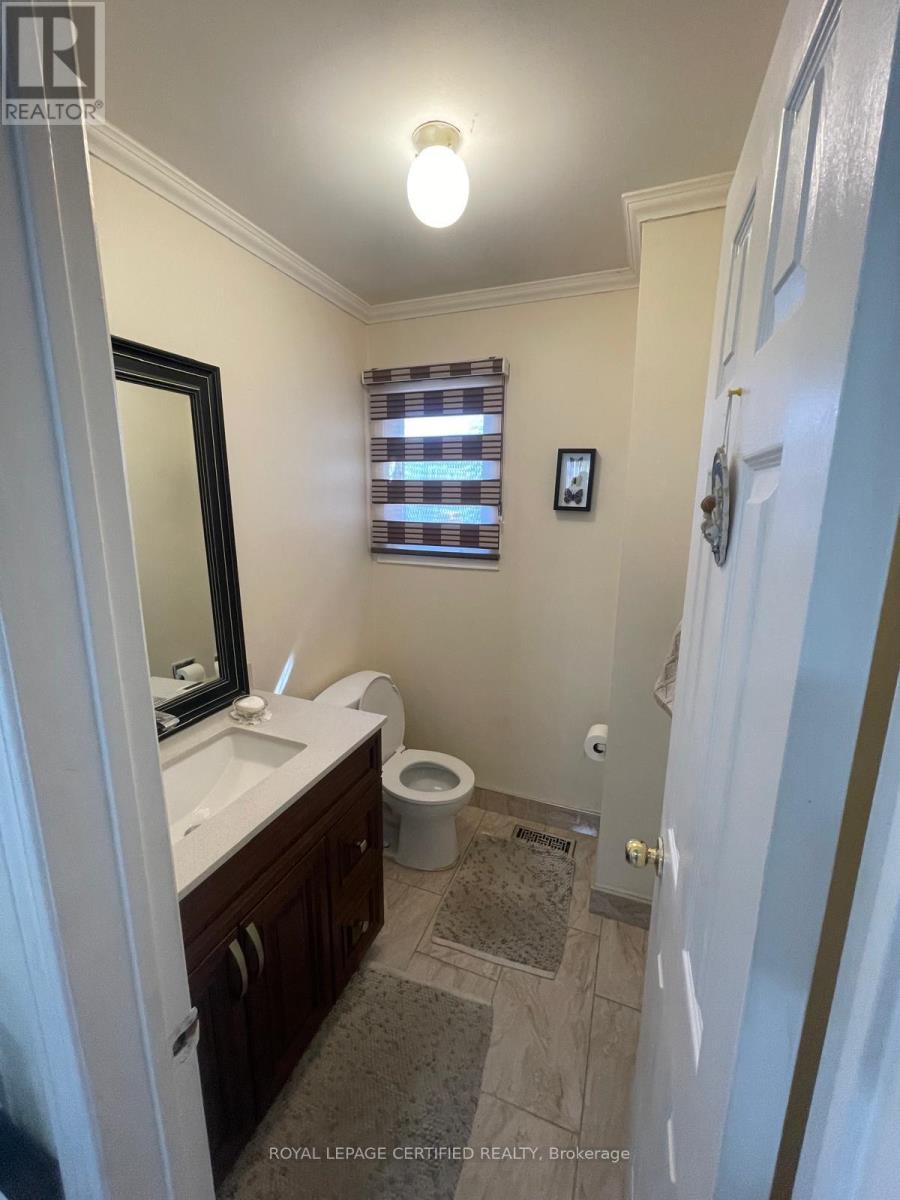 42 Wooliston Crescent, Brampton, ON - Indoor Photo Showing Bathroom