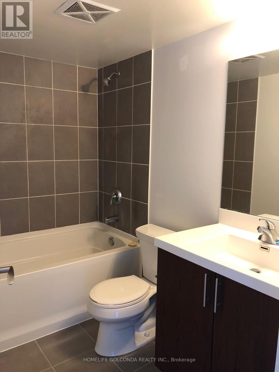 2409 - 830 Lawrence Avenue W, Toronto, ON - Indoor Photo Showing Bathroom