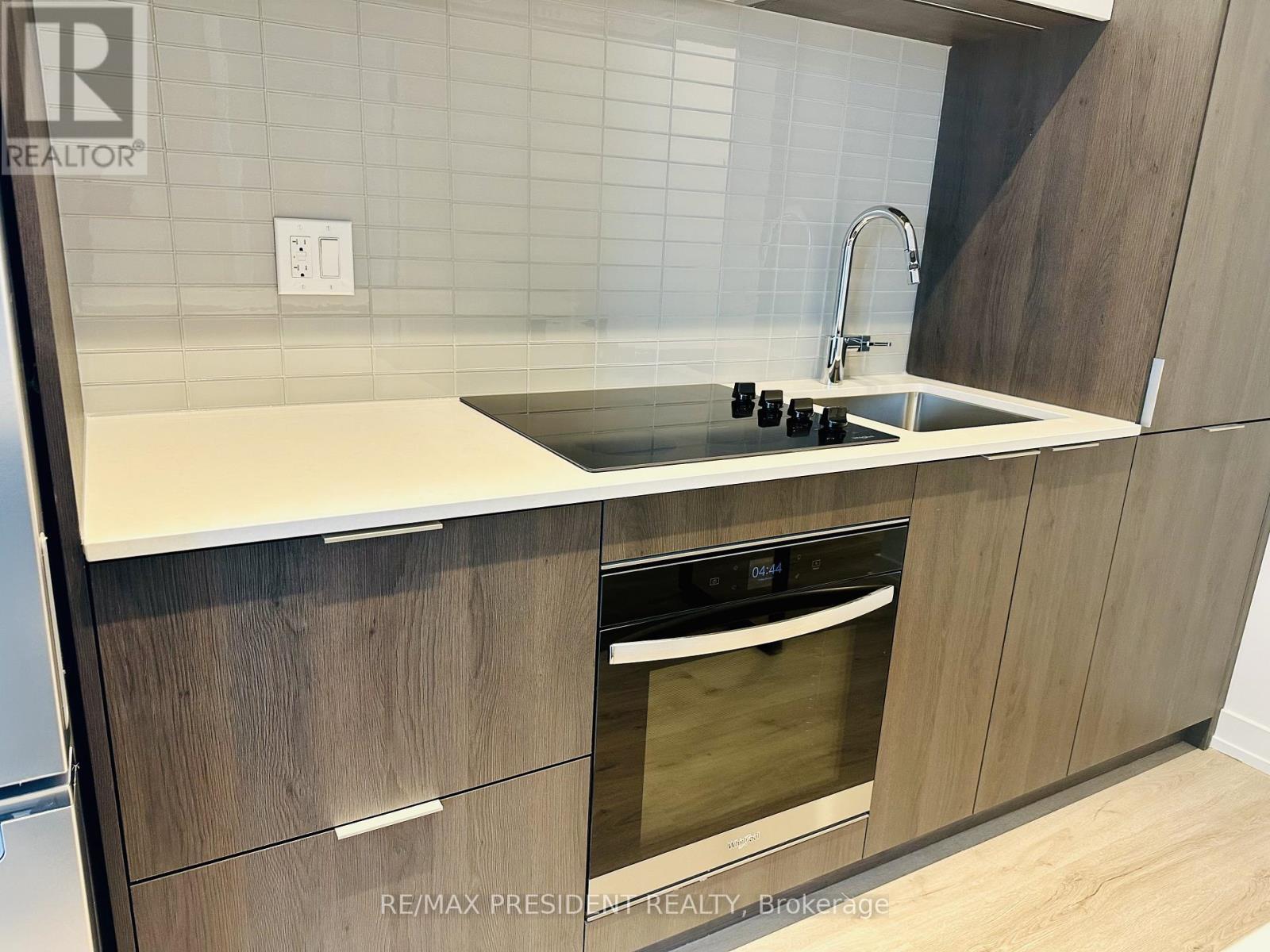 # 2311 - 395 Square One Drive, Mississauga, ON - Indoor Photo Showing Kitchen With Double Sink