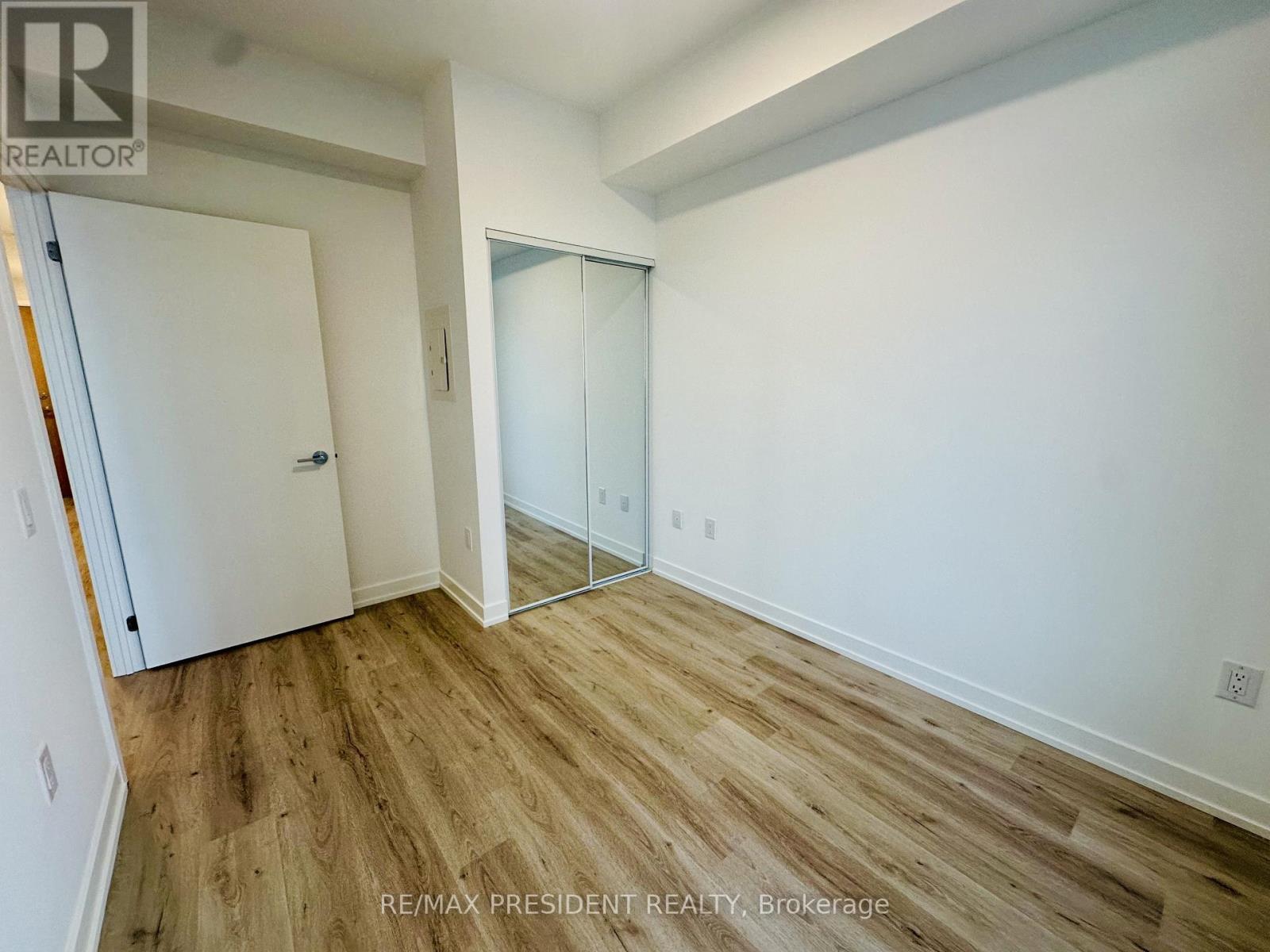# 2311 - 395 Square One Drive, Mississauga, ON - Indoor Photo Showing Other Room