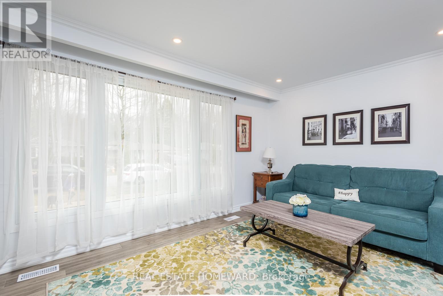 21 Glen Watford Road, Cobourg, ON - Indoor Photo Showing Living Room