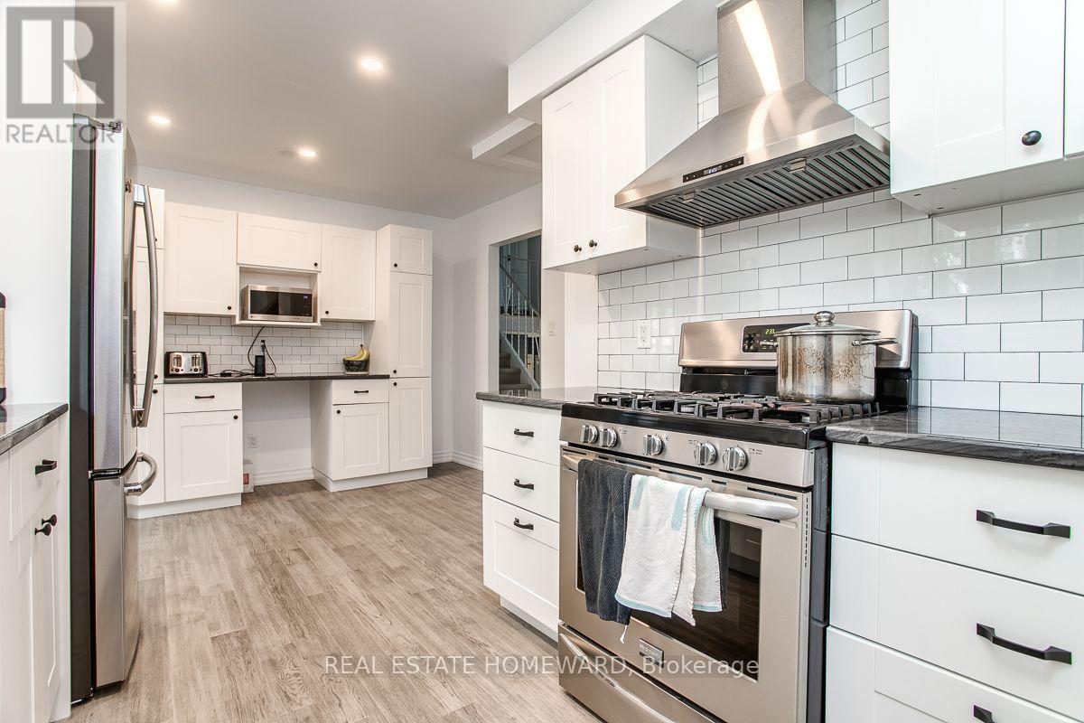 21 Glen Watford Road, Cobourg, ON - Indoor Photo Showing Kitchen With Upgraded Kitchen