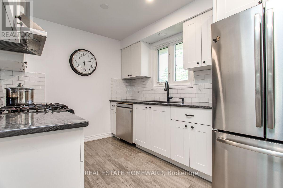 21 Glen Watford Road, Cobourg, ON - Indoor Photo Showing Kitchen With Upgraded Kitchen