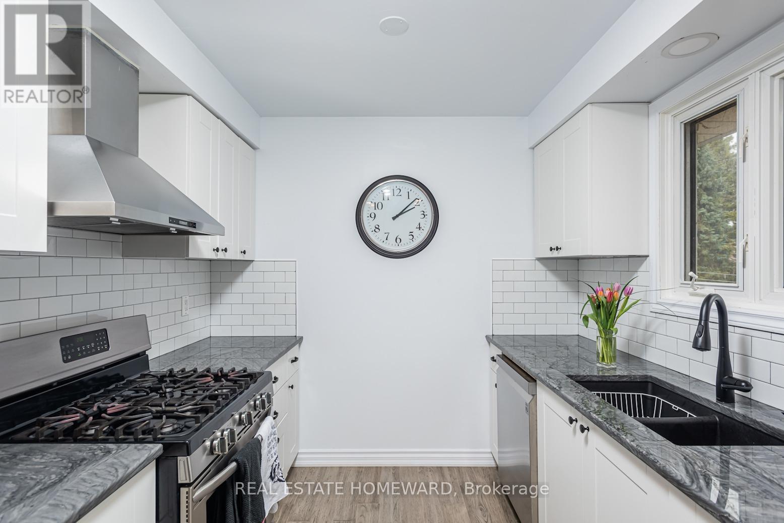 21 Glen Watford Road, Cobourg, ON - Indoor Photo Showing Kitchen With Double Sink With Upgraded Kitchen
