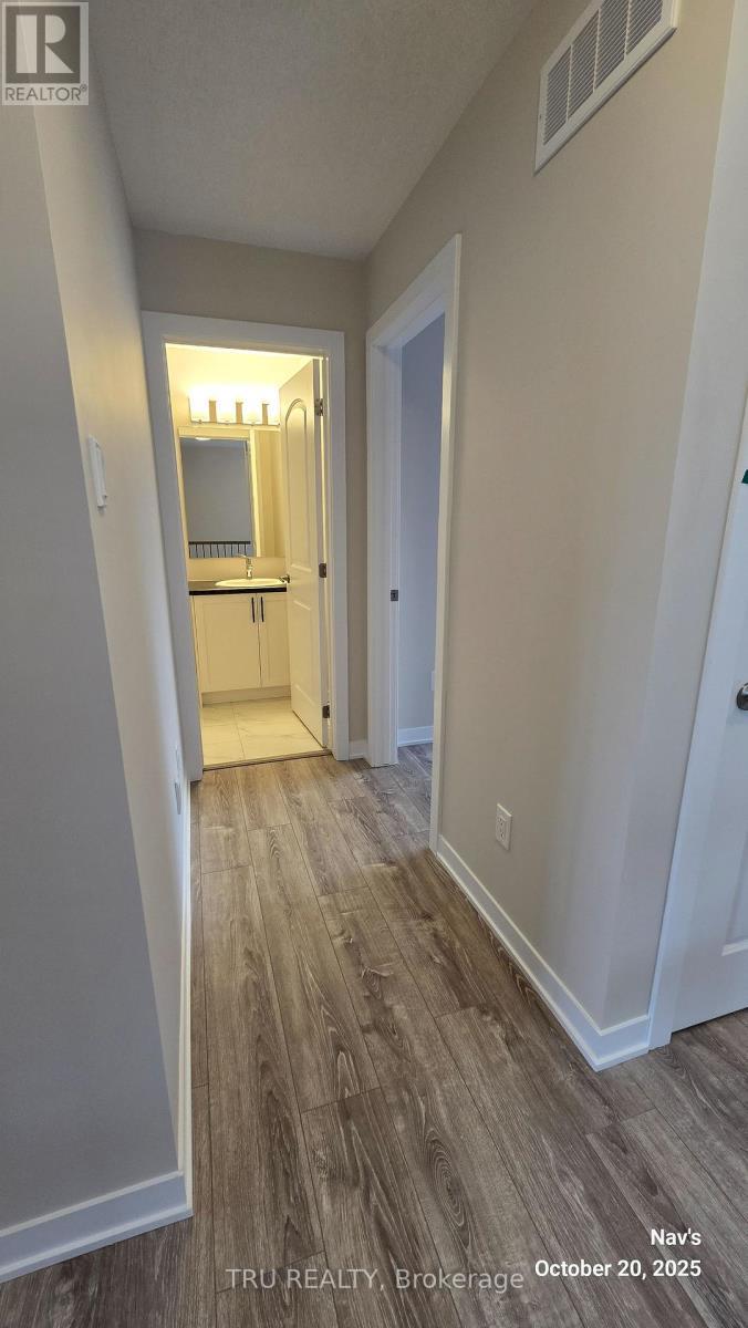 2nd full bath above grade - 887 Andesite Terrace, Ottawa, ON - Indoor Photo Showing Other Room