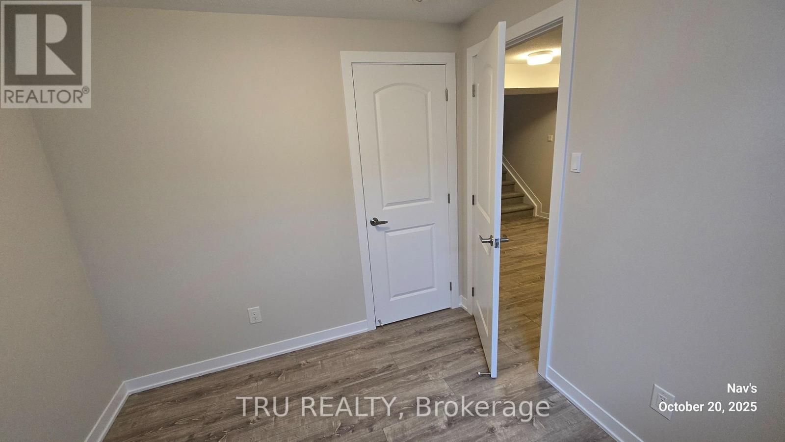 Basement bedroom with a closet - 887 Andesite Terrace, Ottawa, ON - Indoor Photo Showing Other Room