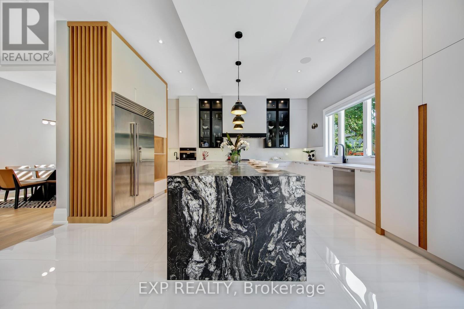 150 Wolfdale Avenue, Oakville, ON - Indoor