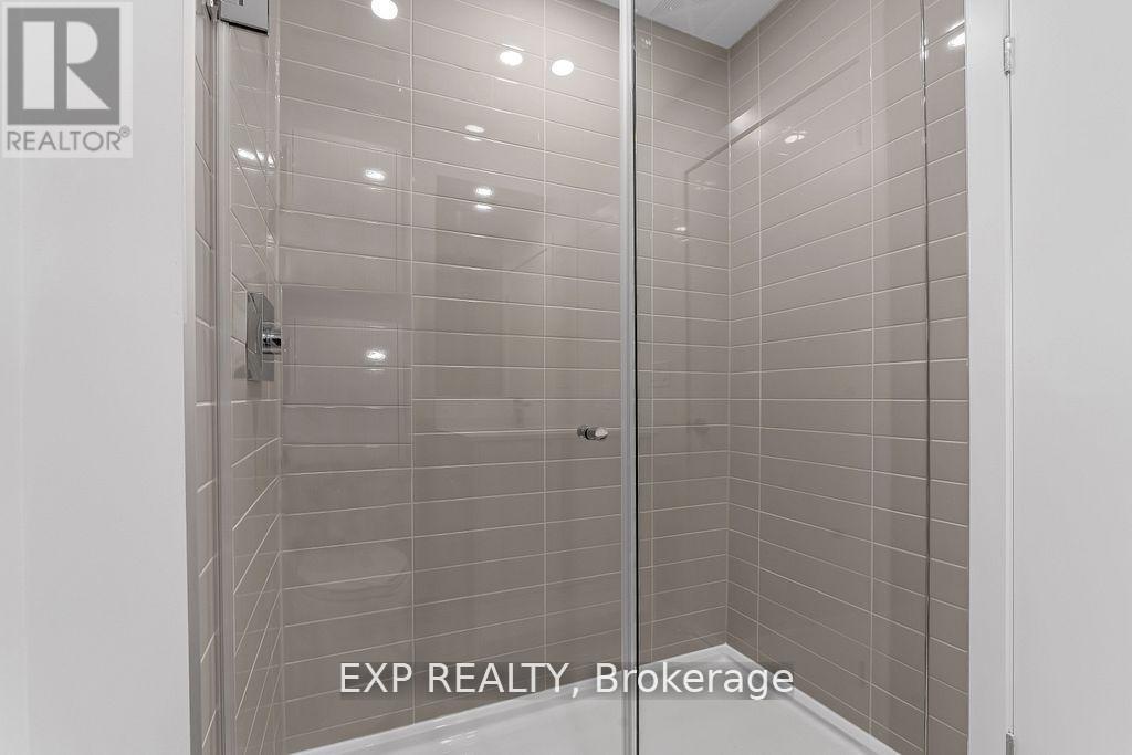 2201 - 4130 Parkside Village Drive, Mississauga, ON - Indoor Photo Showing Bathroom