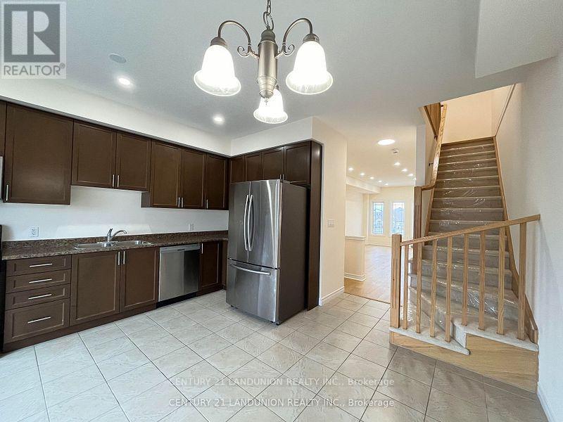 56 Bloom Crescent, Hamilton, ON - Indoor Photo Showing Kitchen With Double Sink