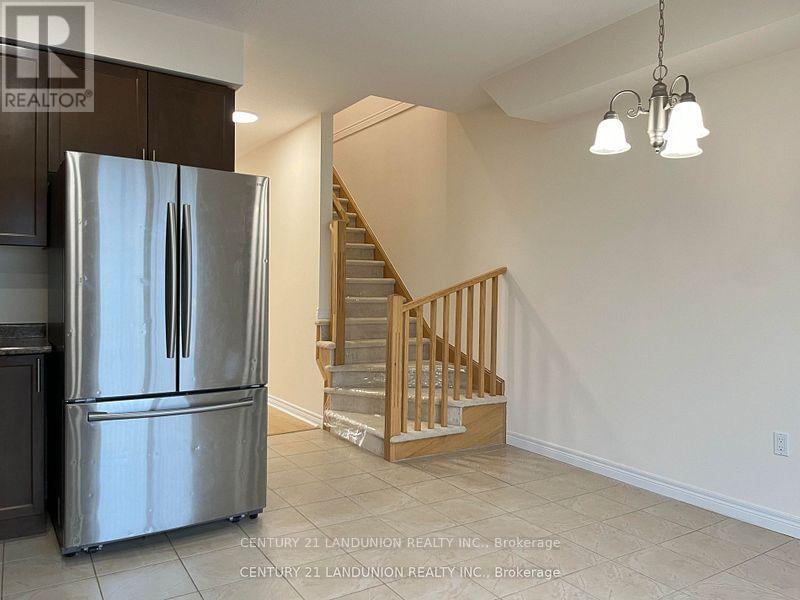 56 Bloom Crescent, Hamilton, ON - Indoor Photo Showing Other Room