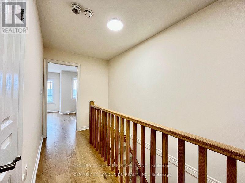 56 Bloom Crescent, Hamilton, ON - Indoor Photo Showing Other Room