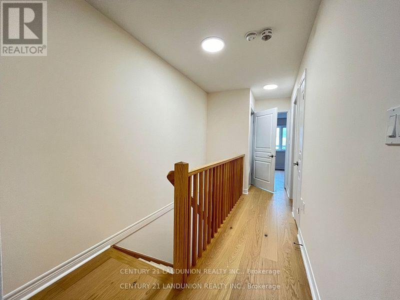 56 Bloom Crescent, Hamilton, ON - Indoor Photo Showing Other Room