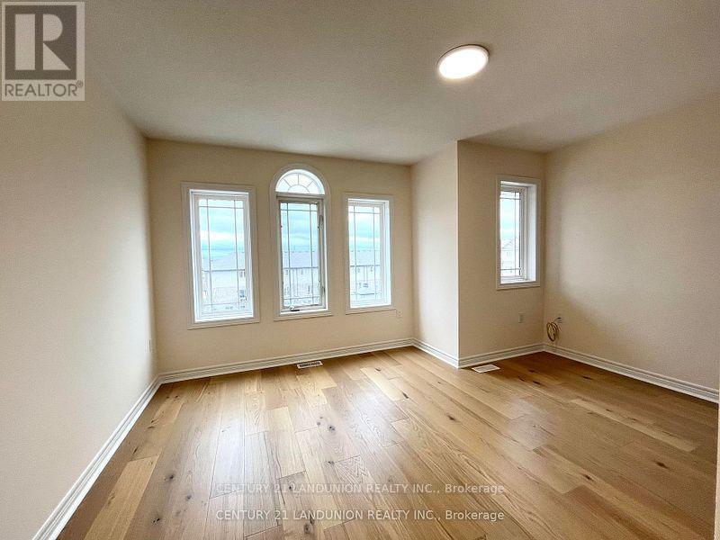 56 Bloom Crescent, Hamilton, ON - Indoor Photo Showing Other Room