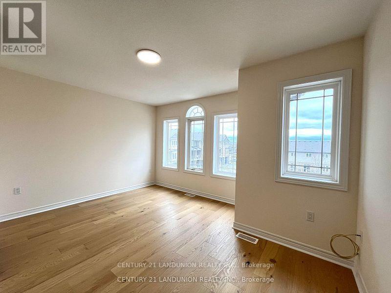 56 Bloom Crescent, Hamilton, ON - Indoor Photo Showing Other Room