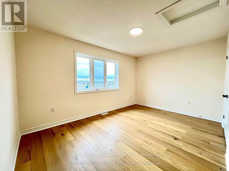 56 Bloom Crescent, Hamilton, ON - Indoor Photo Showing Other Room