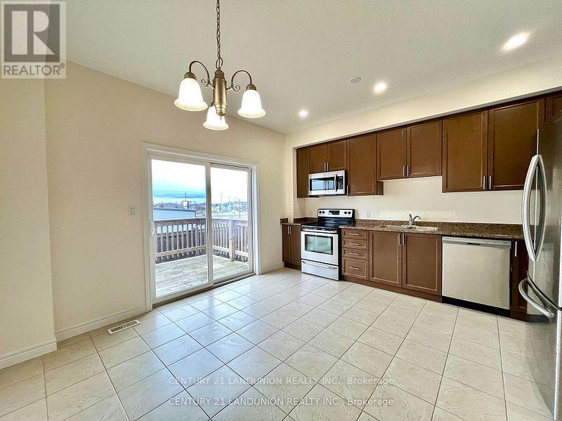 56 Bloom Crescent, Hamilton, ON - Indoor Photo Showing Kitchen
