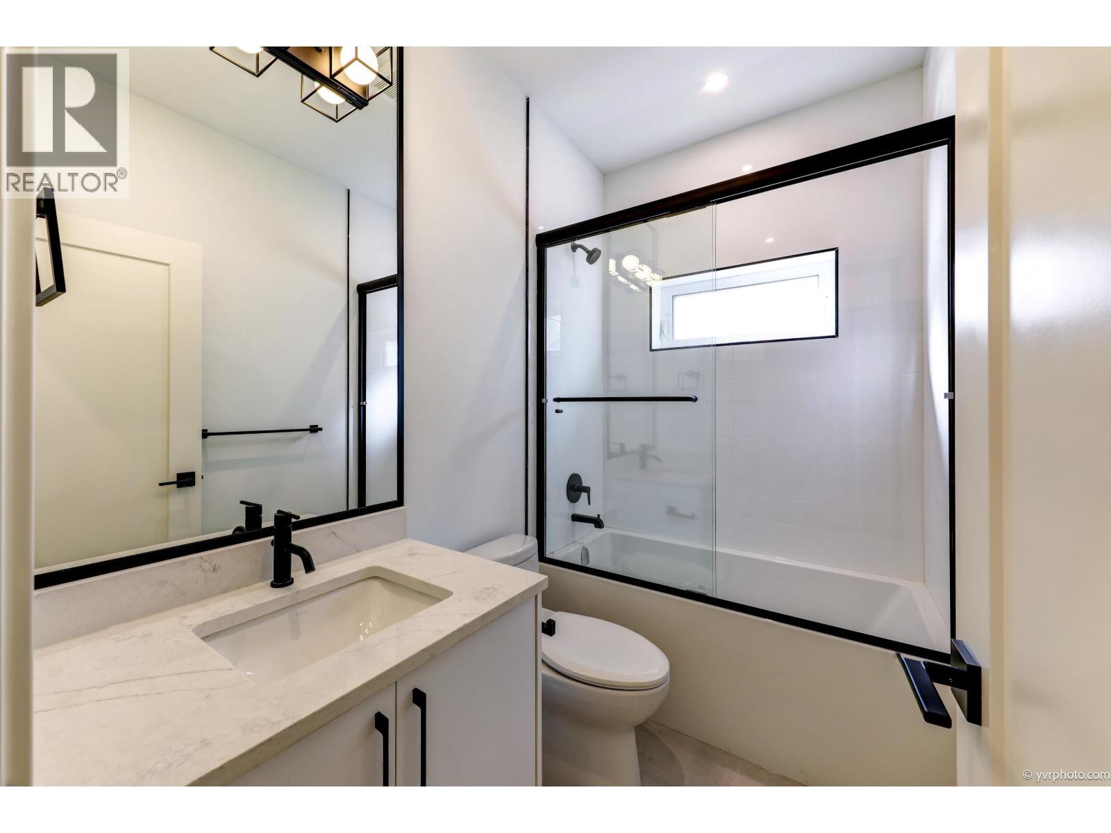 Ground Level-104Xx Williams Road, Richmond, BC - Indoor Photo Showing Bathroom