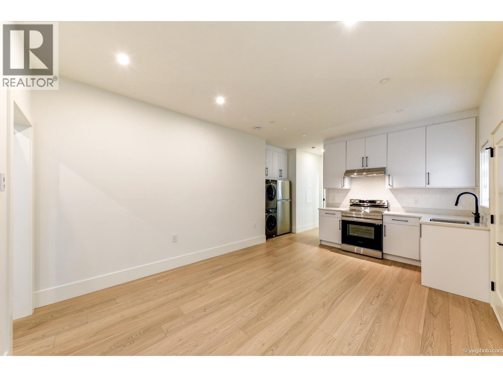 Ground Level-104Xx Williams Road, Richmond, BC - Indoor Photo Showing Kitchen