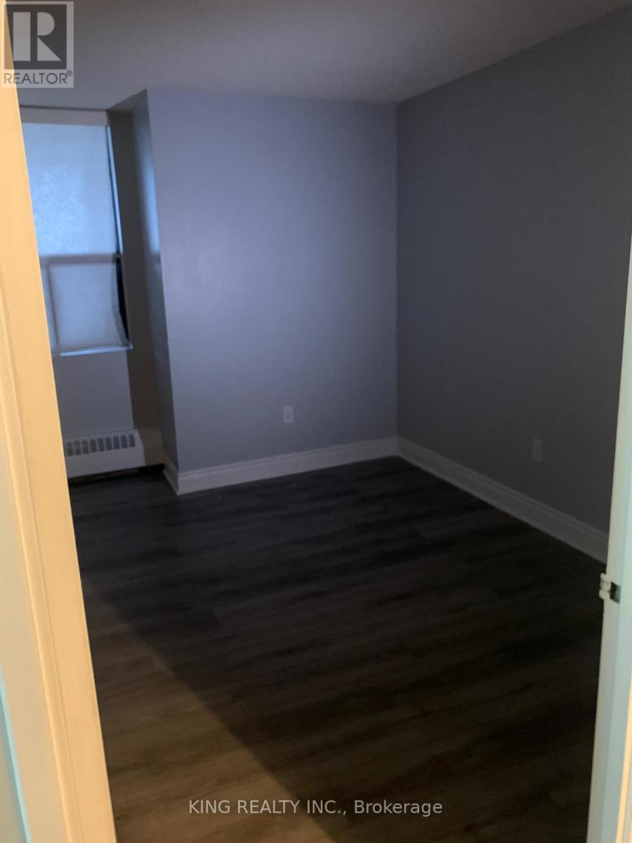 812 - 25 Sunrise Avenue, Toronto, ON - Indoor Photo Showing Other Room