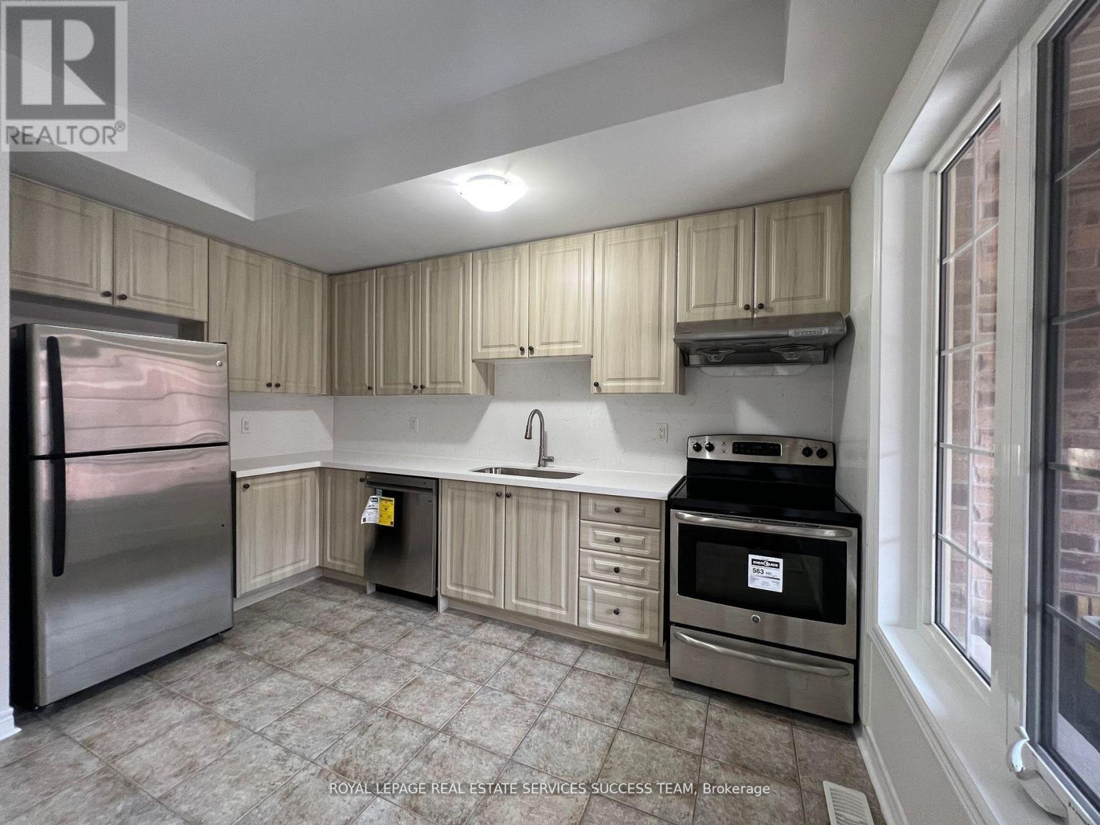 30 Orca Drive, Markham, ON - Indoor Photo Showing Kitchen