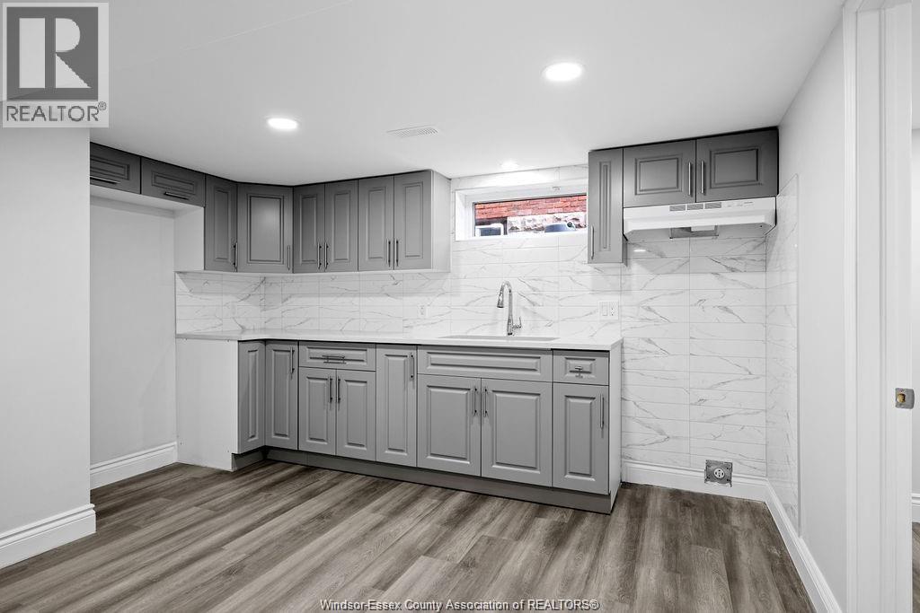 1226 Dufferin Unit# Lower, Windsor, ON - Indoor Photo Showing Kitchen