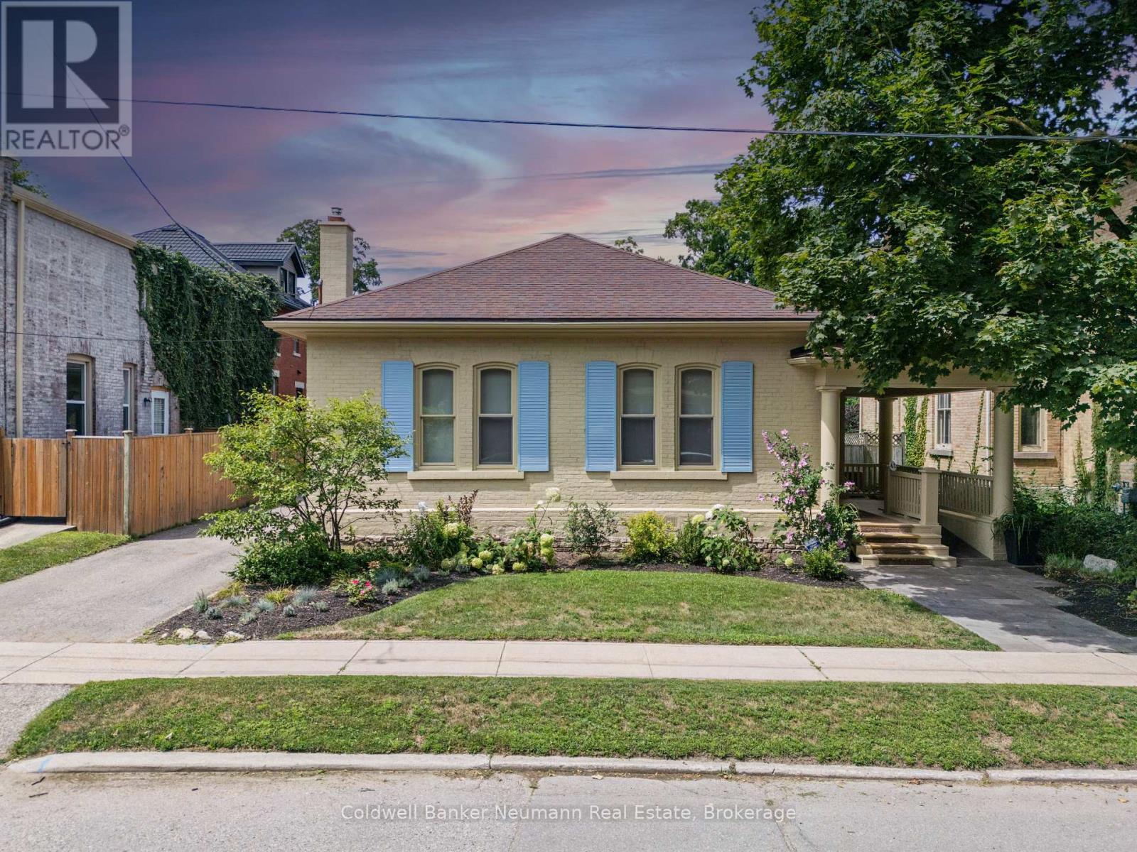 41 Liverpool Street, Guelph (Downtown), ON - Outdoor With Facade