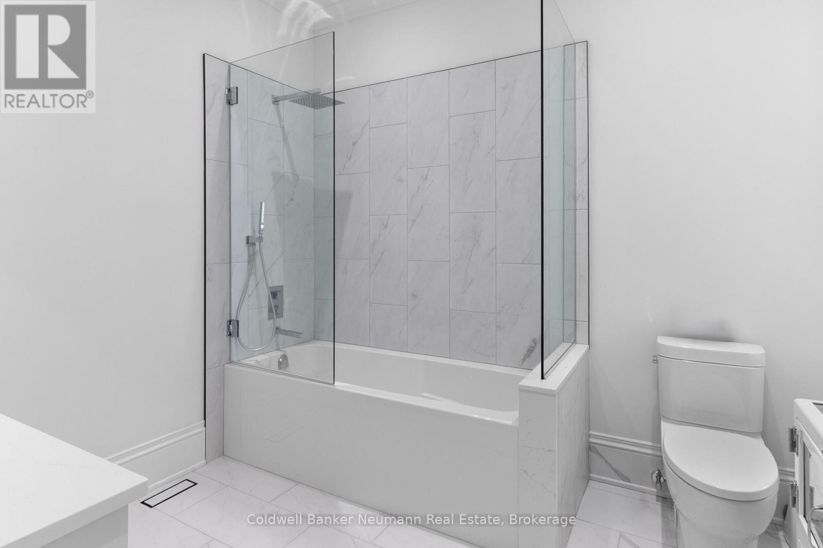 41 Liverpool Street, Guelph (Downtown), ON - Indoor Photo Showing Bathroom