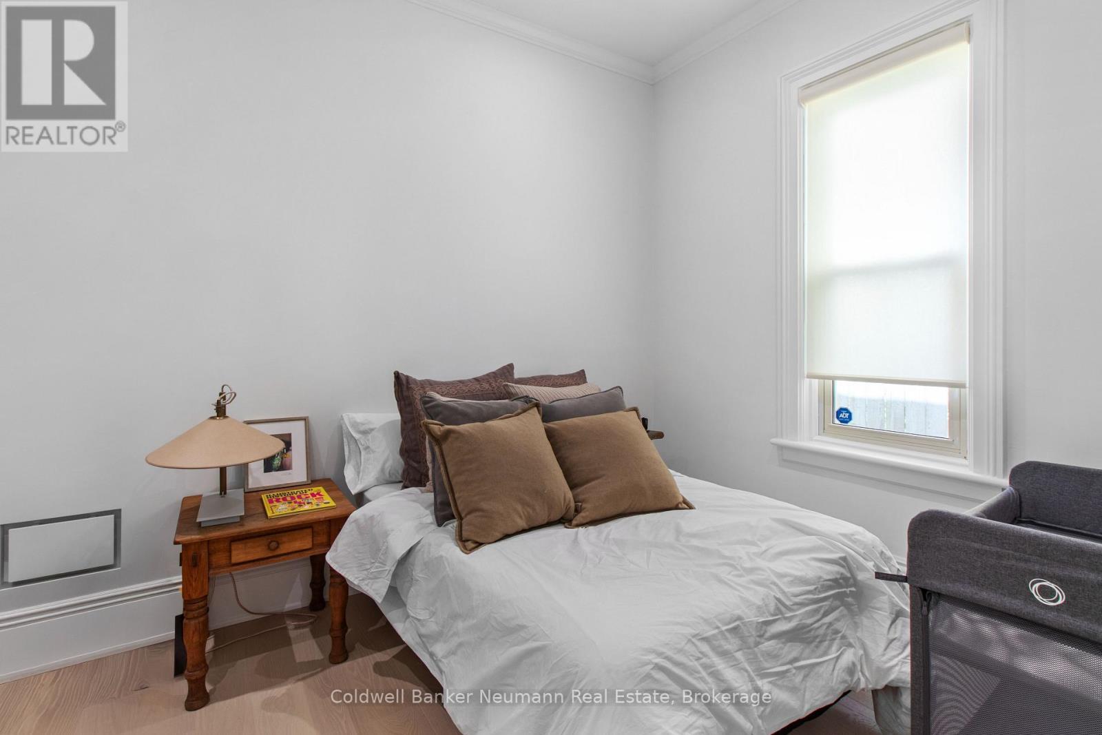 41 Liverpool Street, Guelph (Downtown), ON - Indoor Photo Showing Bedroom